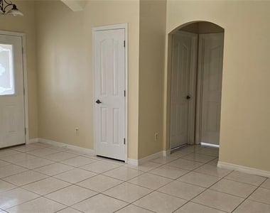 15209 Sw 46 Circle - Photo Thumbnail 1