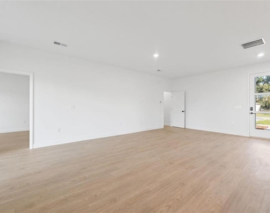4052 Sw 132nd Lane - Photo Thumbnail 17