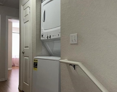 4006 Venetian Bay Drive - Photo Thumbnail 5