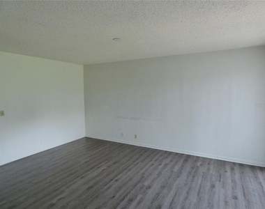 4700 Jasmine Creek Lane - Photo Thumbnail 6