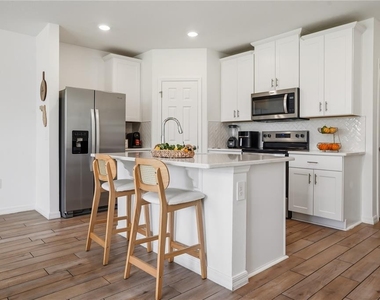 16368 Happy Eagle Drive - Photo Thumbnail 5