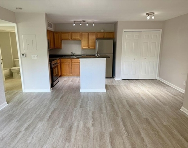 375 Lake Ontario Court - Photo Thumbnail 1