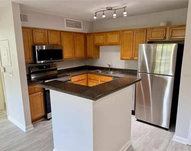375 Lake Ontario Court - Photo Thumbnail 3