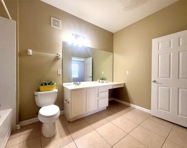 3314 Robert Trent Jones Drive - Photo Thumbnail 14