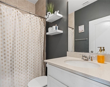 2621 Glenrock Court - Photo Thumbnail 31