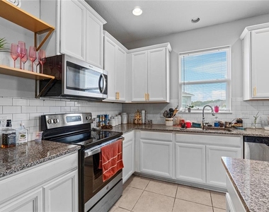 2621 Glenrock Court - Photo Thumbnail 7