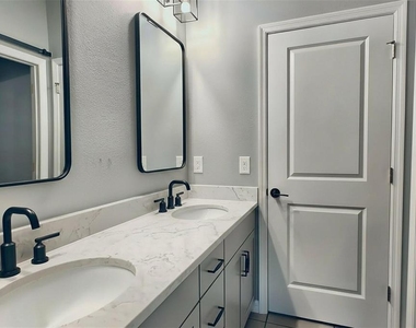 2087 Emerald Springs Drive - Photo Thumbnail 11