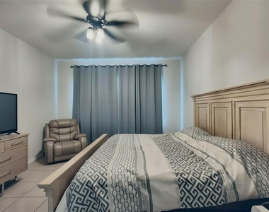 2087 Emerald Springs Drive - Photo Thumbnail 5