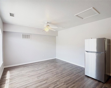 621 Washington Palm Loop - Photo Thumbnail 2