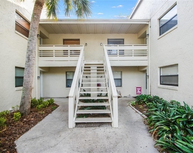 439 S Netherwood Crescent - Photo Thumbnail 1