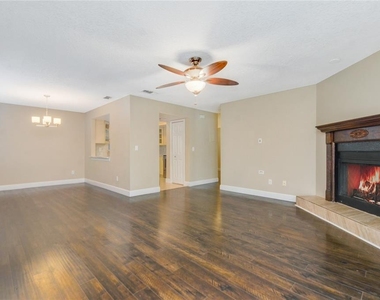 439 S Netherwood Crescent - Photo Thumbnail 7