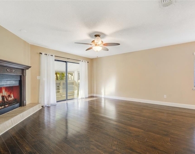 439 S Netherwood Crescent - Photo Thumbnail 6