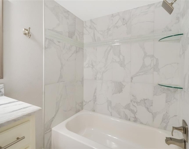 439 S Netherwood Crescent - Photo Thumbnail 9