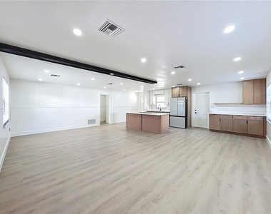 3463 Arnel Drive - Photo Thumbnail 10