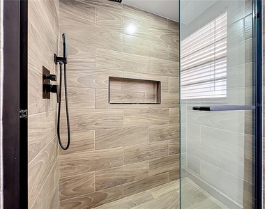 3463 Arnel Drive - Photo Thumbnail 11