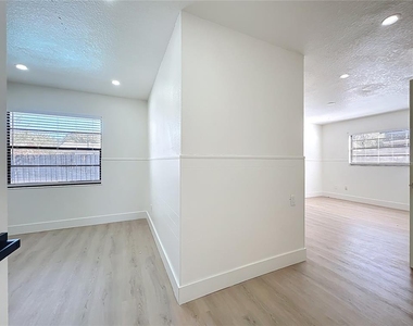3463 Arnel Drive - Photo Thumbnail 19