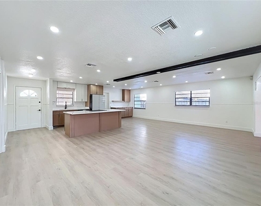 3463 Arnel Drive - Photo Thumbnail 9