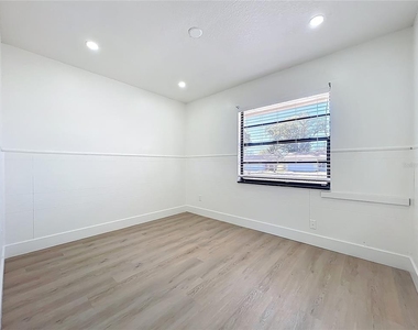 3463 Arnel Drive - Photo Thumbnail 12