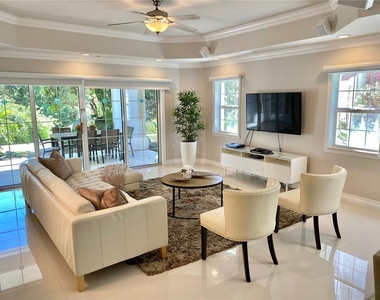 7652 Whisper Way - Photo Thumbnail 6
