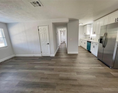 603 Conrad Drive - Photo Thumbnail 5