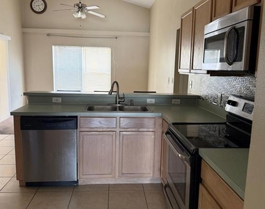519 Thousand Oaks Boulevard - Photo Thumbnail 14