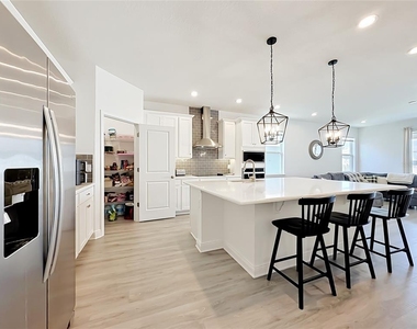 4485 Davos Drive - Photo Thumbnail 10