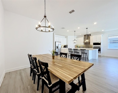 4485 Davos Drive - Photo Thumbnail 32