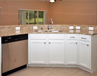 10747 Masters Drive - Photo Thumbnail 5