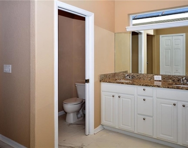 10747 Masters Drive - Photo Thumbnail 12