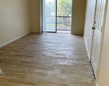 1122 S Pine Ridge Circle - Photo Thumbnail 14