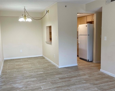 1122 S Pine Ridge Circle - Photo Thumbnail 3