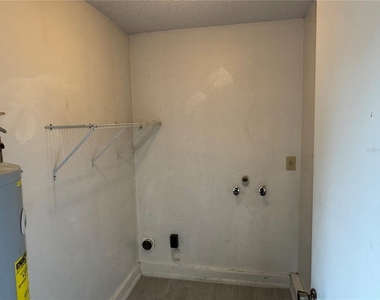 10041 Massey Street - Photo Thumbnail 6