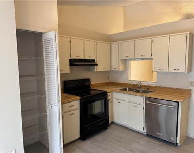 10041 Massey Street - Photo Thumbnail 6