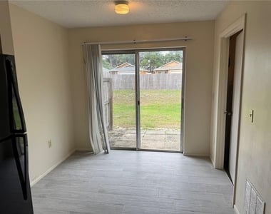 10041 Massey Street - Photo Thumbnail 9