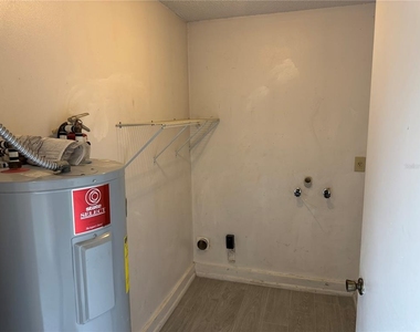 10041 Massey Street - Photo Thumbnail 10