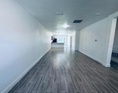 309 Clermont Drive - Photo Thumbnail 5
