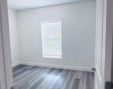 309 Clermont Drive - Photo Thumbnail 13