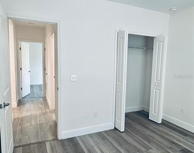 309 Clermont Drive - Photo Thumbnail 12