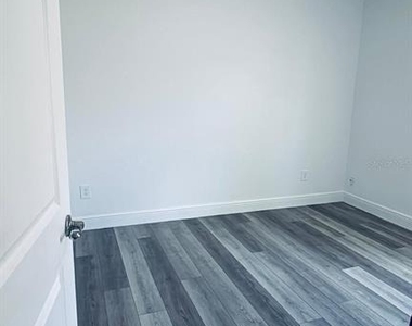 309 Clermont Drive - Photo Thumbnail 15