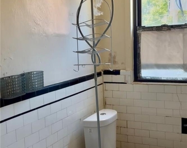 397 W Allen Street - Photo Thumbnail 6