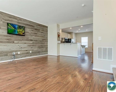 10 White Rose Lane - Photo Thumbnail 13