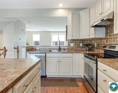10 White Rose Lane - Photo Thumbnail 17