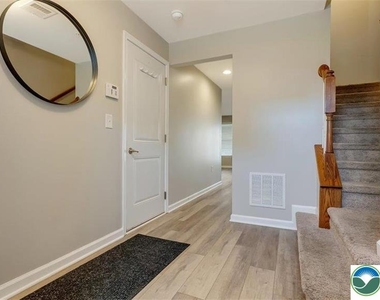 10 White Rose Lane - Photo Thumbnail 7