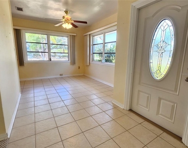 309 Park Boulevard N - Photo Thumbnail 18