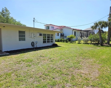 309 Park Boulevard N - Photo Thumbnail 45