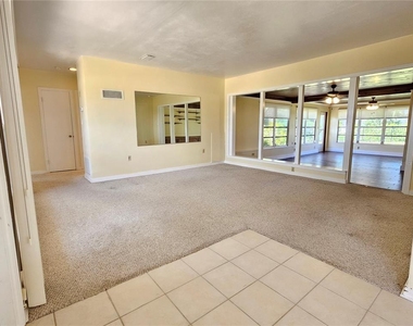 309 Park Boulevard N - Photo Thumbnail 3