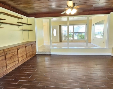 309 Park Boulevard N - Photo Thumbnail 15