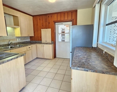 309 Park Boulevard N - Photo Thumbnail 21