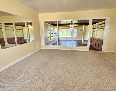 309 Park Boulevard N - Photo Thumbnail 6