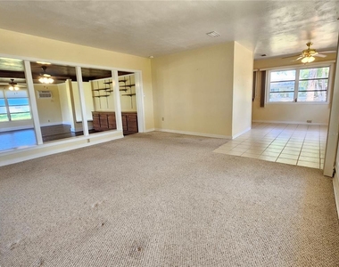 309 Park Boulevard N - Photo Thumbnail 4